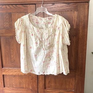 Magnolia Pearl smock top.